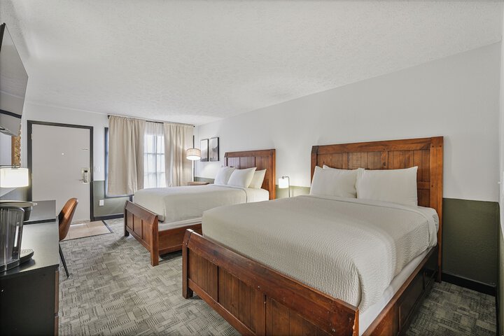 Tremont Lodge & Resort