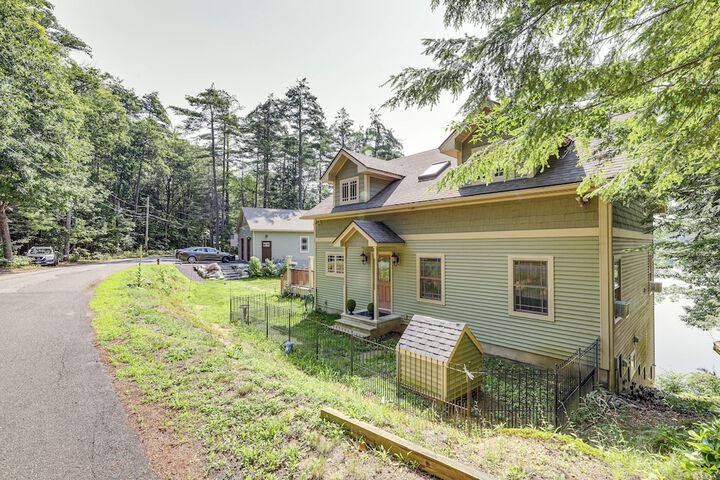 Lakefront Orange Vacation Rental - Pet Friendly!