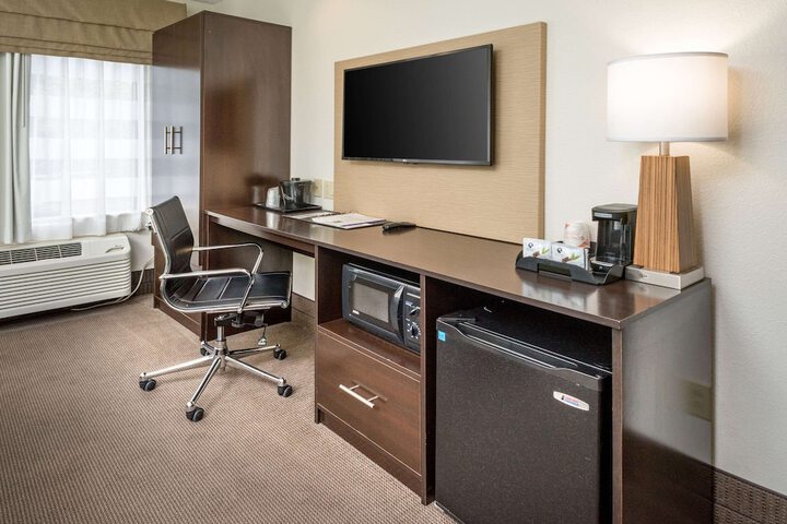 Room 9 of 30