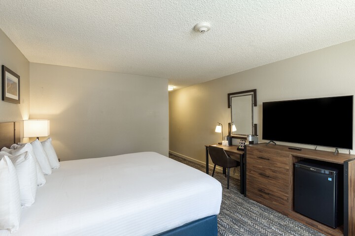 Room 27 of 70