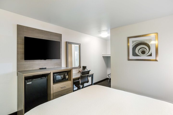 Room 12 of 22