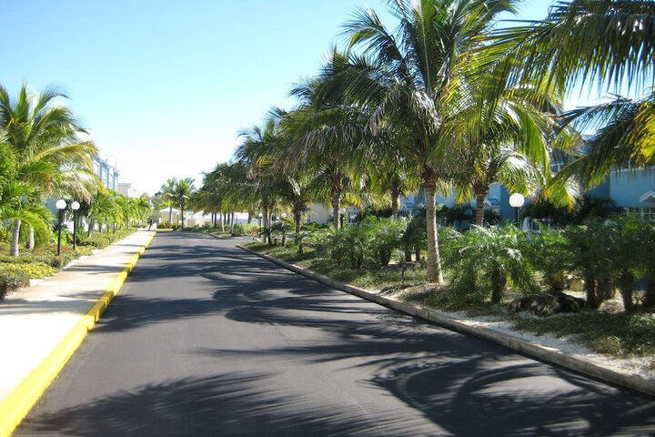 Barefoot Beach Resort