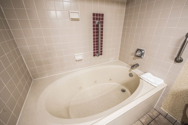 Hot Tub 31 of 32