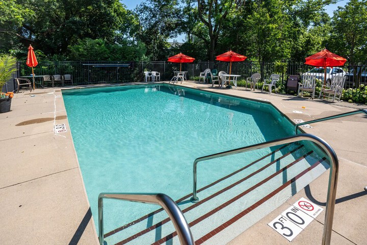 The Overbrook 2BR Pet-friendly Condo Lake Geneva