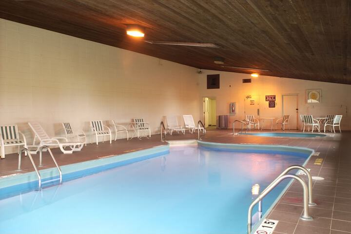 Pool 10 of 60