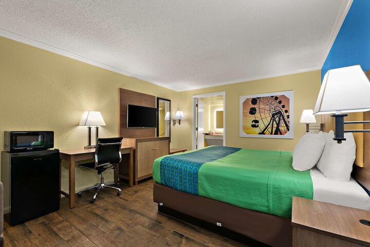 Room 14 of 30