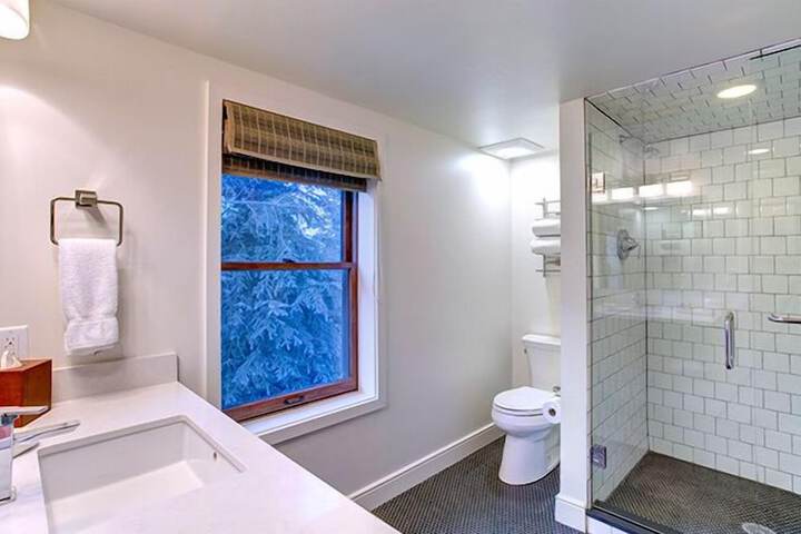 Room 6 of 31
