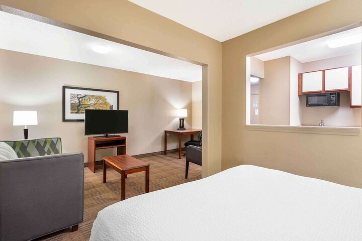 Room 22 of 37