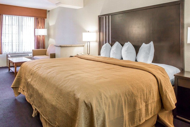 Room 21 of 30