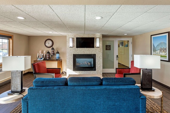 Hotel Interior 10 of 38