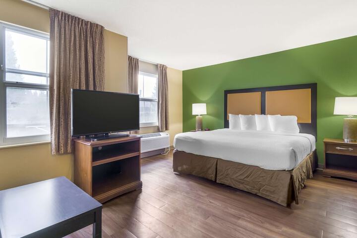 Room 21 of 27