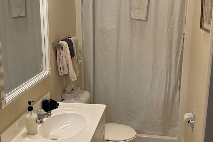 Hermann Crown Suites