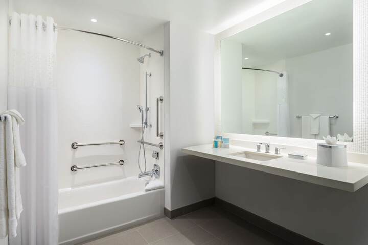 Room 20 of 48
