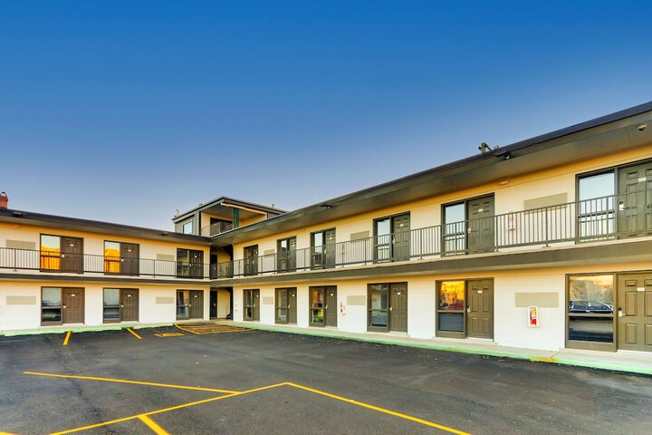 Hotel 8 of 24
