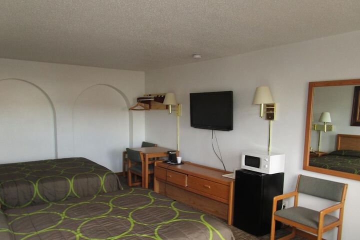 Room 9 of 26