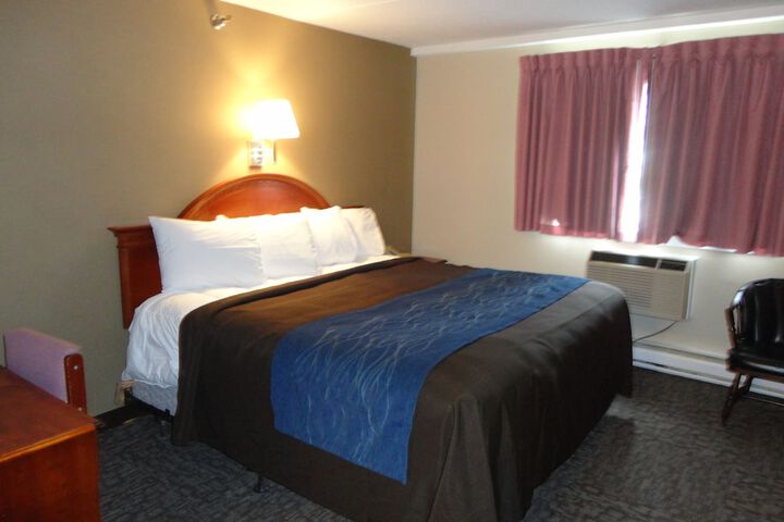Bangor Inn & Suites