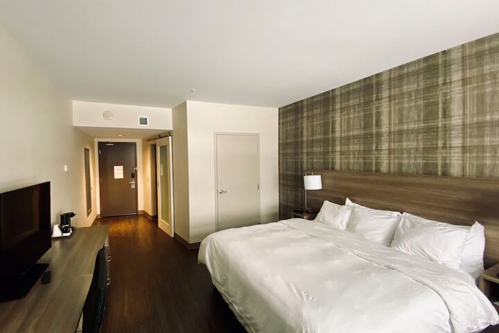 Room 13 of 31