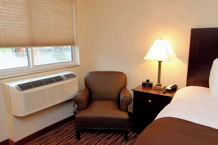 Room 23 of 104