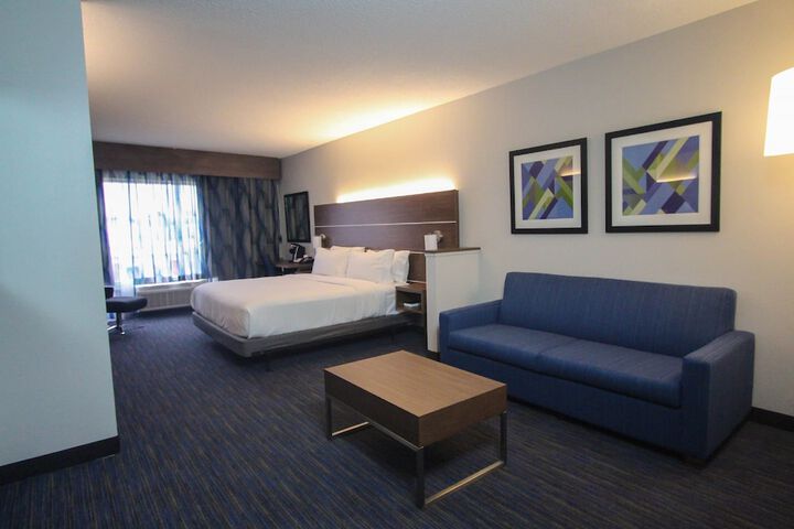 Room 17 of 41