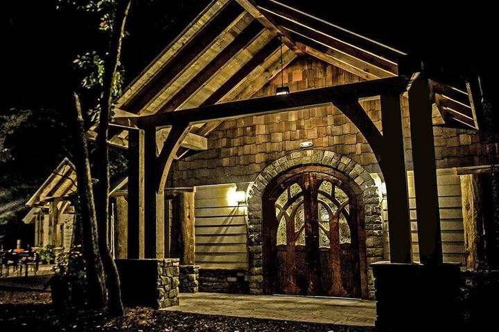 Dancing Bear Lodge