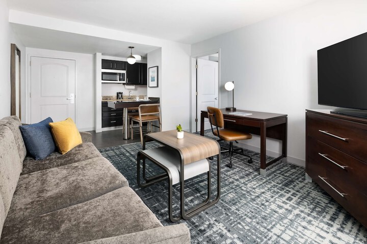 Homewood Suites by Hilton Manchester / Airport