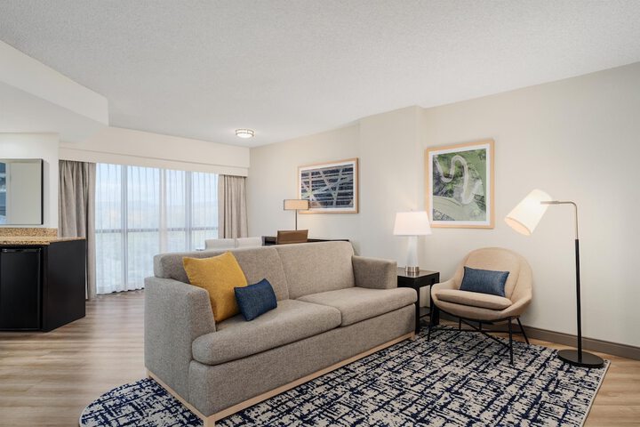 Embassy Suites by Hilton Seattle Tacoma International Airport