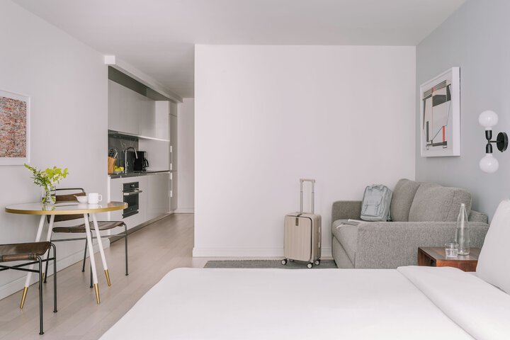 Room 35 of 104
