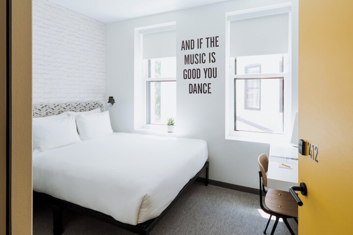 Room 41 of 111