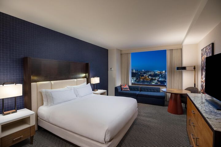 Hilton Austin