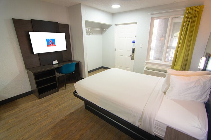 Room 17 of 43
