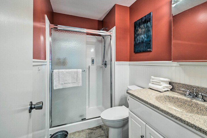 Charming Cave City Vacation Rental w / Fire Pit!