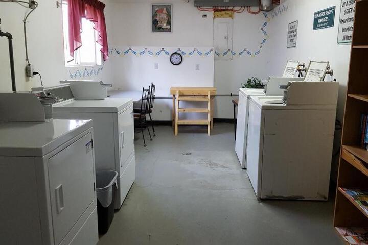 100 Mile Motel & RV Park