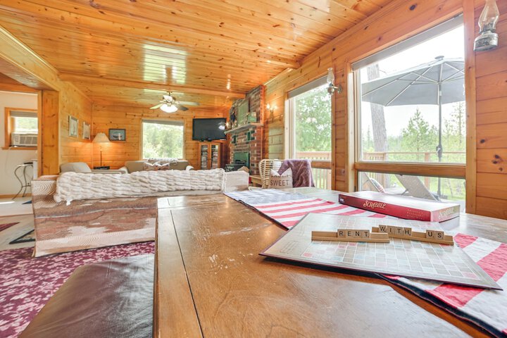 Riverfront Cheboygan Cabin w / Kayaks & Dock!