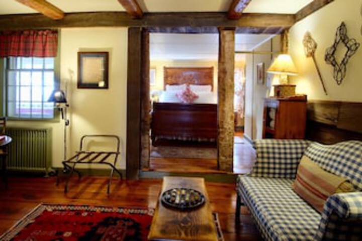 Olde Rhinebeck Inn c. 1745
