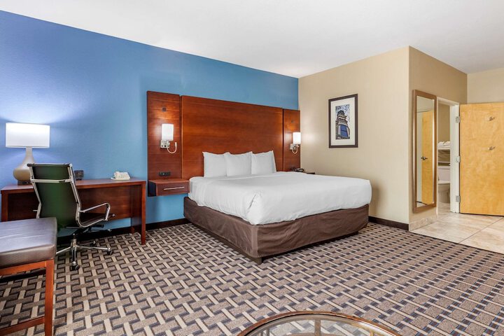 Room 16 of 44