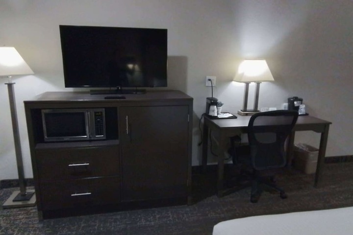 Room 12 of 28