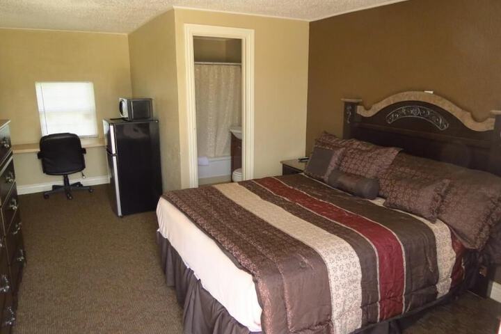 Room 16 of 18