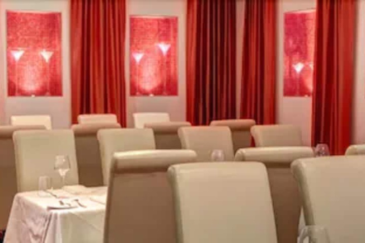 Ballroom/Hall 51 of 65