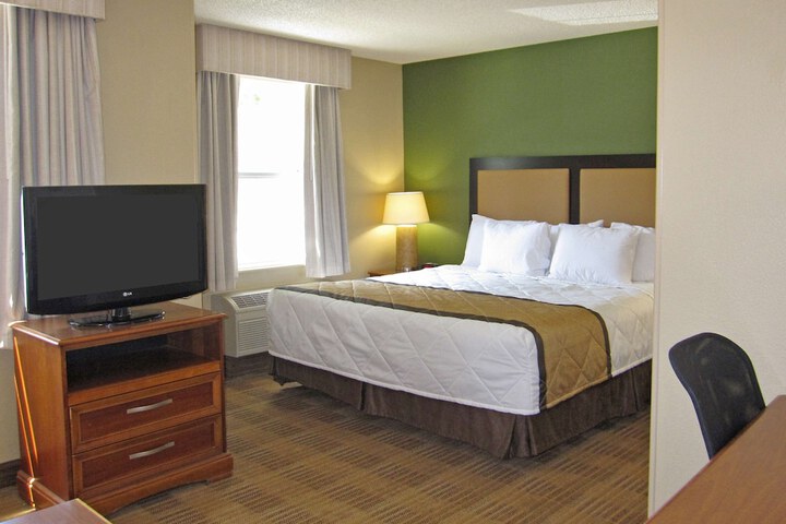 Room 21 of 28