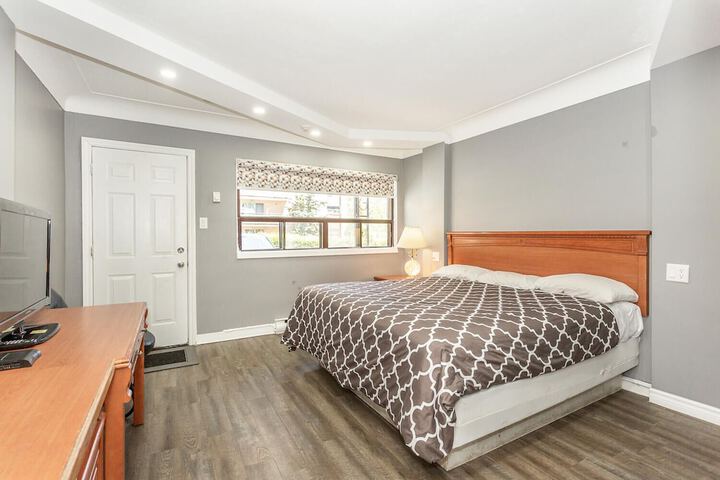 Room 41 of 60