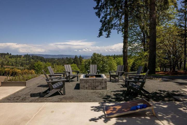 Escape to Wine Country Luxurious Getaway Awaits