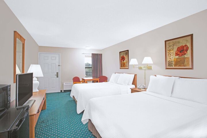 Room 9 of 14