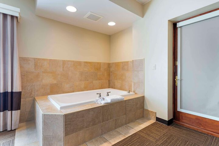 Hot Tub 133 of 138