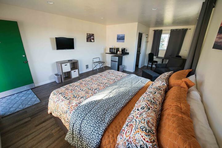 Pacific City Inn