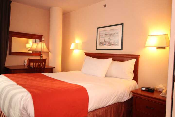Room 15 of 25