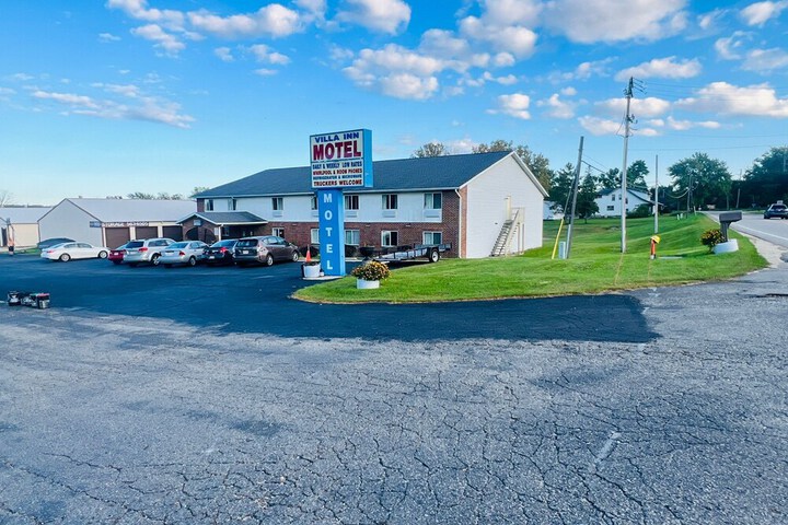 Villa Inn Motel Near Hwy 12 WI Capital O