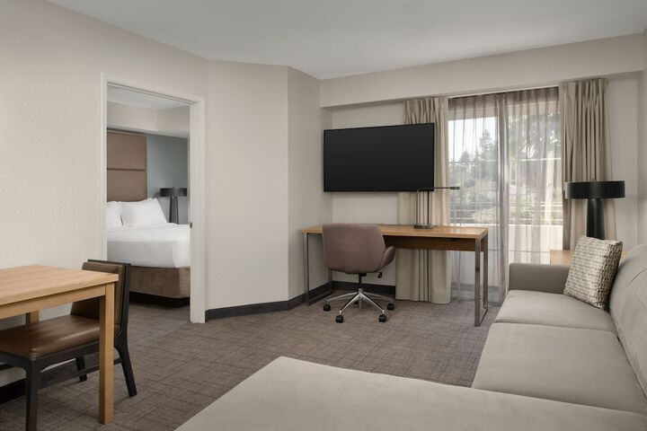 Room 32 of 62