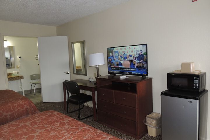 Super 8 by Wyndham Mifflinville Near Bloomsburg