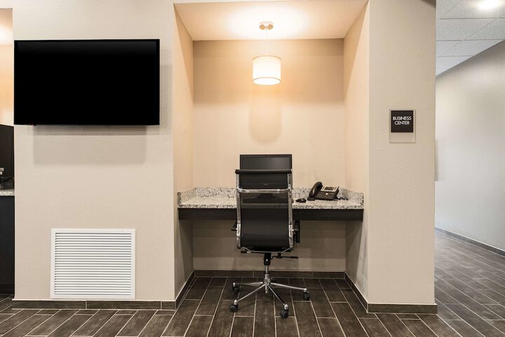 Business Center 41 of 41