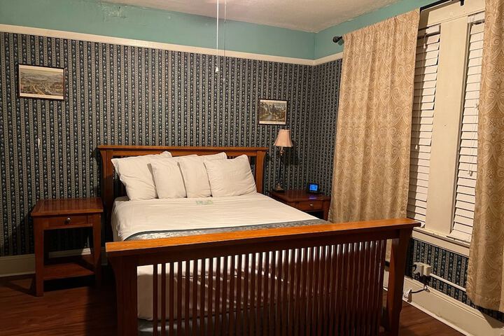 Room 10 of 38